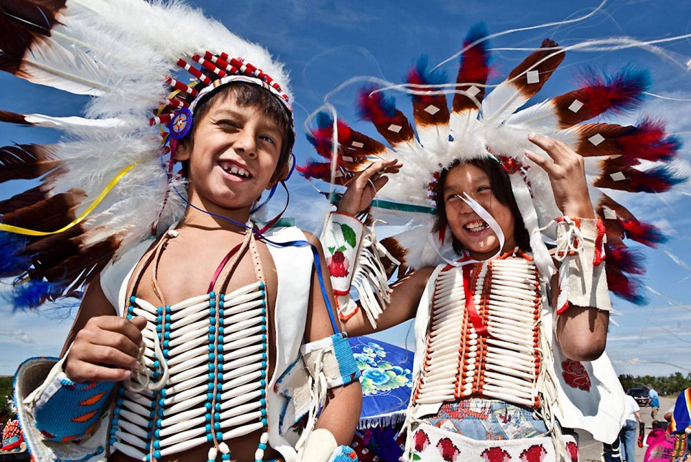 Крупные народы сша. Коренные жители Северной Америки индейцы. Индейцы Северной Америки Навахо. Современные индейцы Северной Америки. Индейцы Южной Америки.