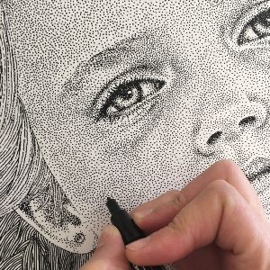 Рисунки гелевой ручкой на лице